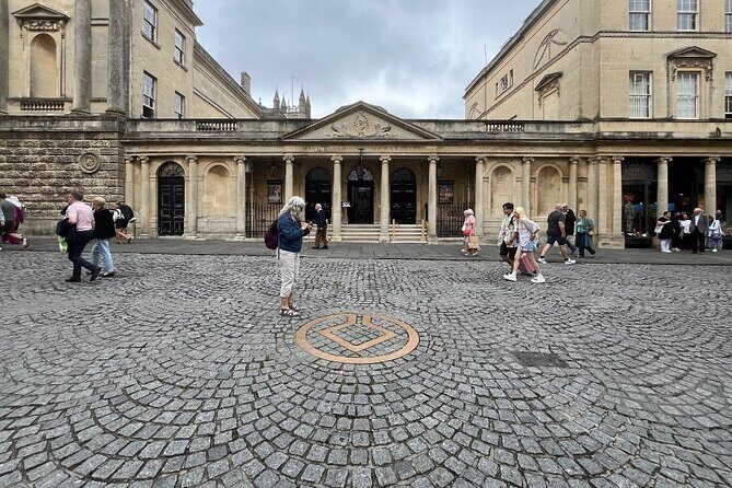e-Scavenger hunt Bath: Explore the city at your own pace - A Georgian theatre stop built in 1805