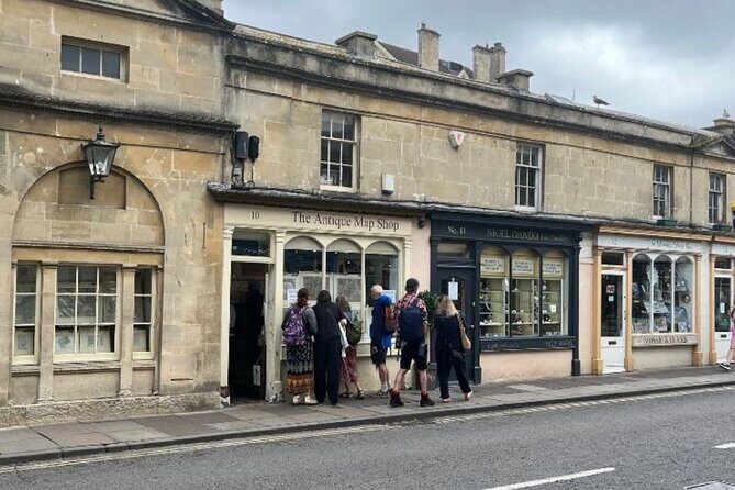 e-Scavenger hunt Bath: Explore the city at your own pace - Roman Bath clues: UNESCO site energy with a museum option