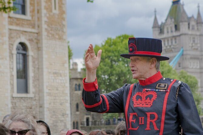 Easy Access Tower of London Crown Jewel Torture and Executions - Yeomen Warders (Beefeaters) and the Raven House moment