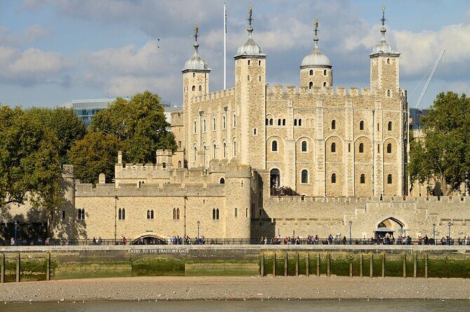 Easy Access Tower of London Crown Jewel Torture and Executions - Crown Jewels Exhibition: close-up regalia and the “wow” factor
