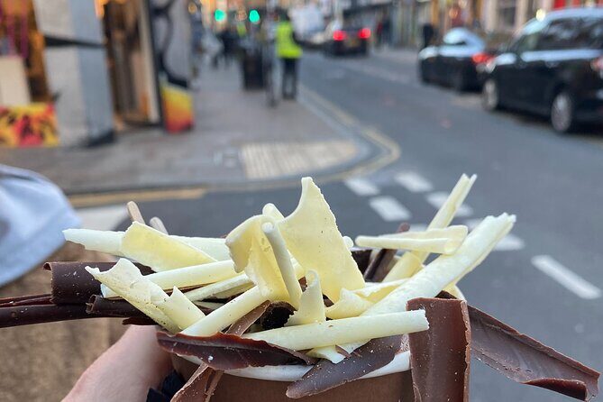 Eat the East End food tour with London Bites Tours - Small group size and live guiding: why you’ll feel in the flow