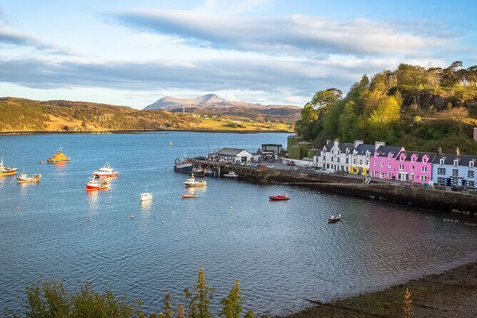 Edinburgh, Loch Ness, The Highlands from London - 3 Day Rail Tour - Day 2: Highlands by guided bus, with Loch Ness as the centerpiece