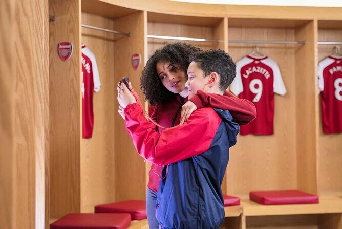 Emirates Stadium and Arsenal Museum Entrance Ticket Including Audio Guide - Behind the scenes at Emirates: changing rooms, offices, and tunnel access