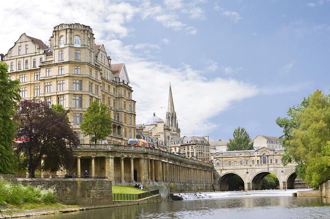 England in One Day: Stonehenge, Bath, the Cotswolds and Stratford-upon-Avon Day Trip from London - Stonehenge UNESCO: audio guide, close-up scale, and ticket reality