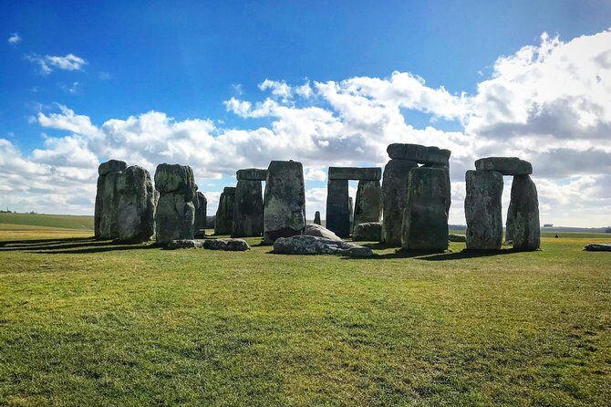 England in One Day: Stonehenge, Bath, the Cotswolds and Stratford-upon-Avon Day Trip from London - Bath’s Georgian highlights: Royal Crescent views, Abbey stop, and Roman Baths photo time