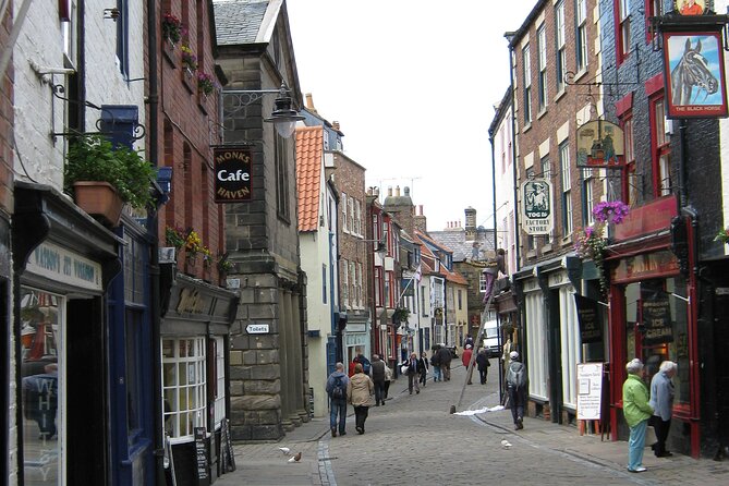 Essential Whitby: Discover the town’s legends on a self-guided audio tour - VoiceMap offline use: why this matters more than you think