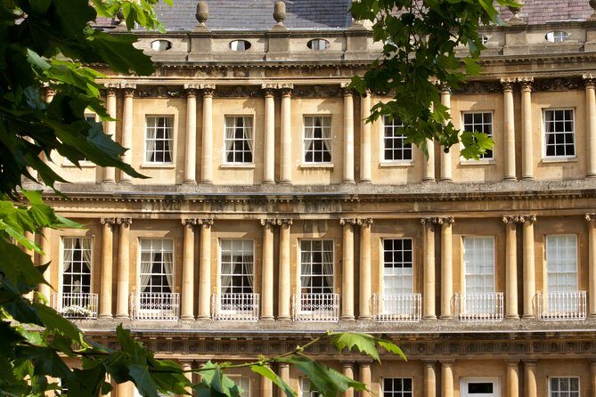 Exceptional Bath tour guide making your visit splendidly memorable. - Starting Outside Abbey Hotel: A smart way to get bearings fast