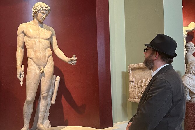 Experience Oxford's Art Masterpieces with an Art Historian - Why the small group and Natasha’s approach makes a difference