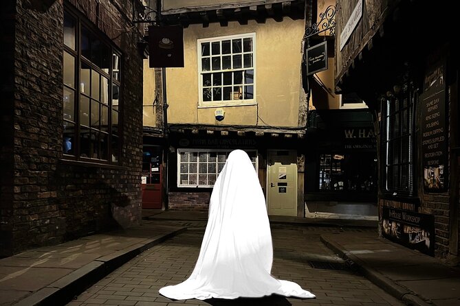 Experience the Eerie History of York - York at night: why this ghost walk works