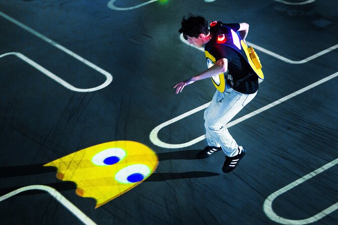 Experience to Play PAC MAN in Real Life - Walking the Maze: Gameplay, Competition, and the Ghost Problem