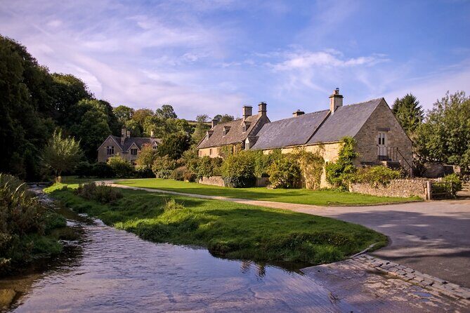 Explore the Cotswolds (Private Day Tour from London) - Woodstock and Churchill’s Saint Martin Bladon church