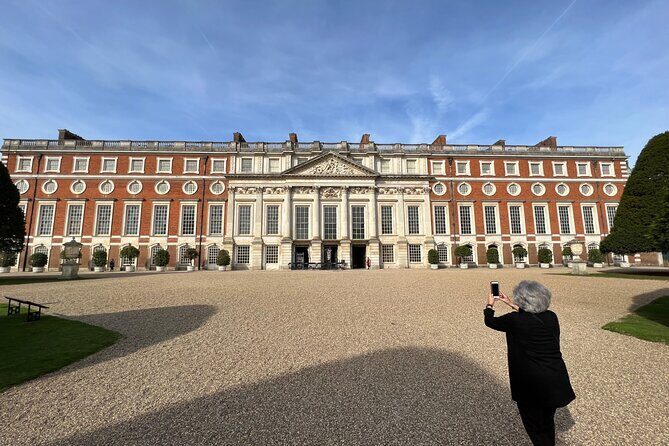Explore Windsor Castle and Hampton Court Palace - Hampton Court Palace: Henry VIII spaces, the Great Hall, and kitchens