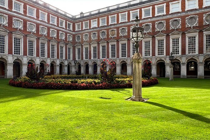 Explore Windsor Castle and Hampton Court Palace - How the tour works inside the venues (self-guided time matters)