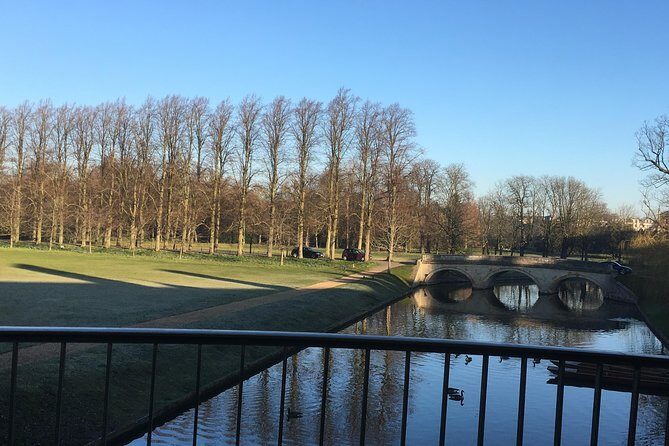 Former Student’s Cambridge Colleges: An Outdoor Audio Tour - The bridge moment and why navigation feels easy at first