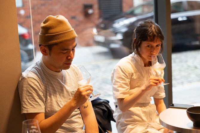 Four hour walking wine tasting tour of Manchester's best bars - Kel and the small-group pace: the secret sauce