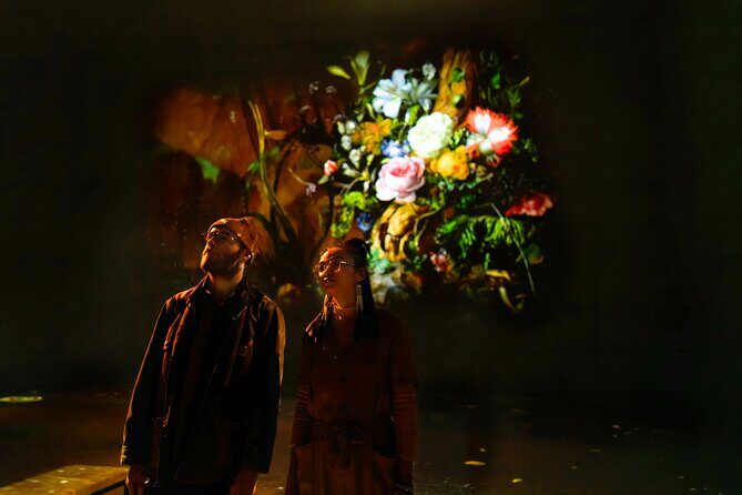 Frameless - Immersive Art Experience in London - Colour in Motion: your movements help recreate the art