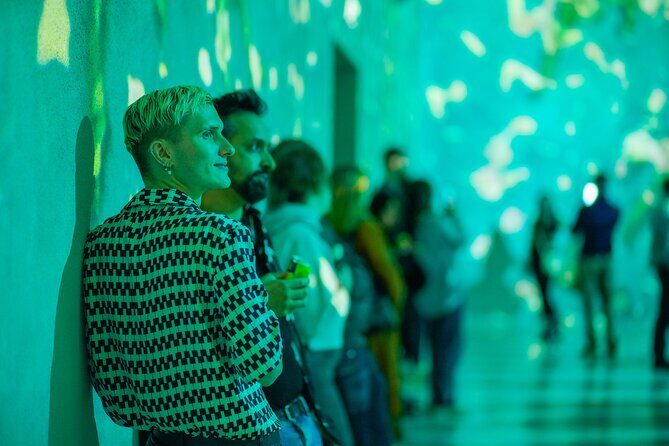 Frameless Lates: Immersive Art Experience in London - The 42 Artworks: How Hokusai and Van Gogh Get Reimagined