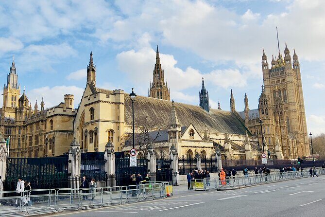 From Heathrow Airport to 5 Hour Private Tour in London - St Paul’s Cathedral: a quick look at a major architectural landmark