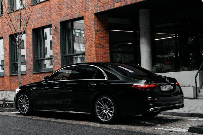 From Heathrow Airport to Southampton Private Chauffeur Service - The executive vehicle details that matter after a long flight