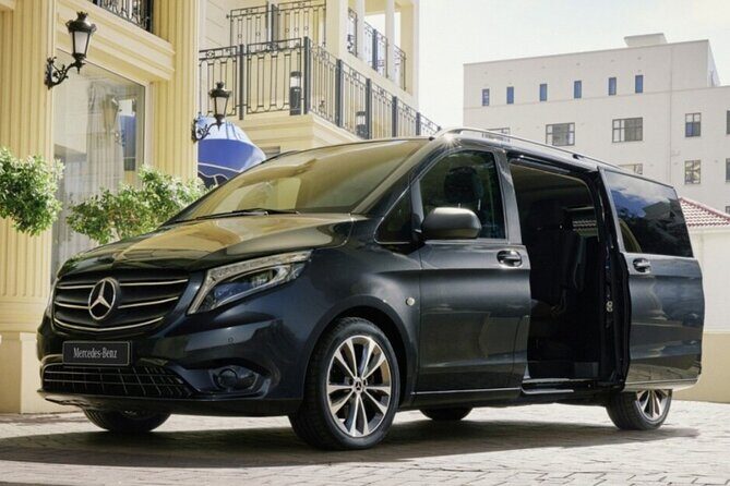 From Heathrow Airport to Southampton Private Chauffeur Service - Finding your driver fast inside Heathrow