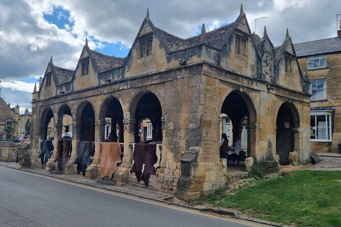 From London: 7 Unmissable Cotswolds Stops Small-Group Tour - Food and shopping: how to eat well without stalling the day
