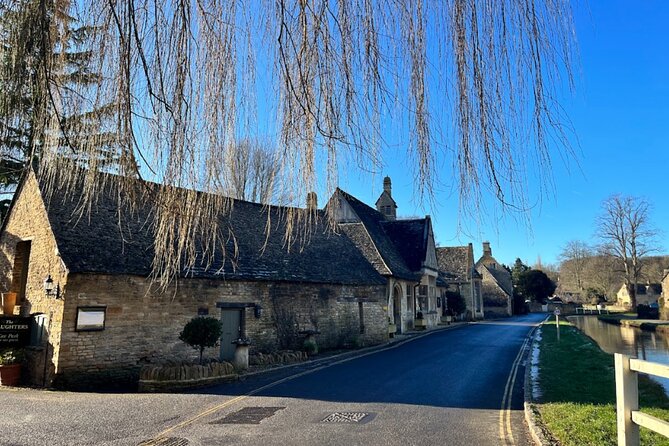 From London: Cotswolds Guided Trip Including Bourton-on-the-Water - Bourton-on-the-Water’s River Setting and Lunch Time