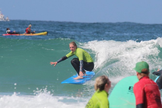 Full-Day (2 x 2 hr lessons) Surf Experience Newquay: All levels - Gear, Hot Showers, and the Comfort Stuff That Matters