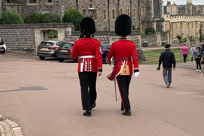 Full Day Excursion Royal London & Windsor in an Iconic London Black Cab - Why a black cab makes royal sightseeing feel less like a checklist