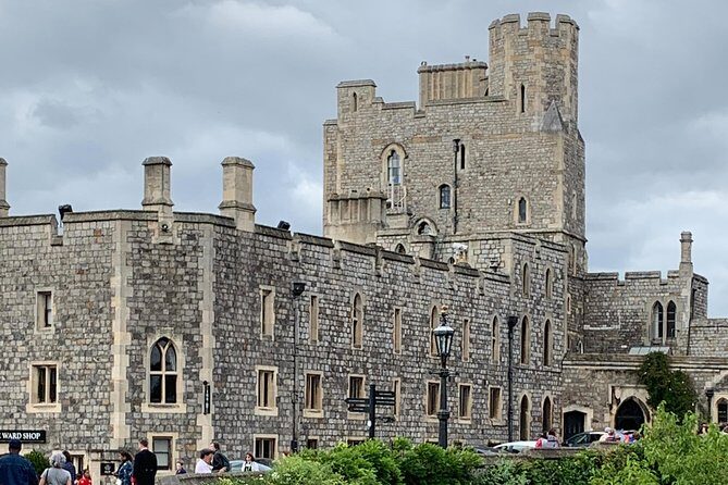 Full Day Excursion Royal London & Windsor in an Iconic London Black Cab - St. James’s Palace and Whitehall’s Horse Guards Parade