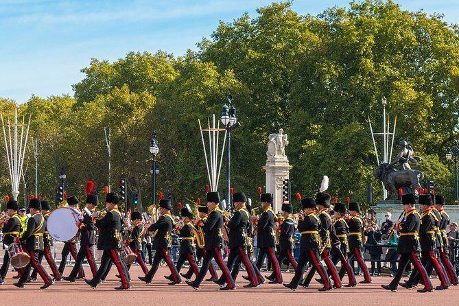 Full Day Private London Tour - Westminster Abbey (30 minutes): where free matters