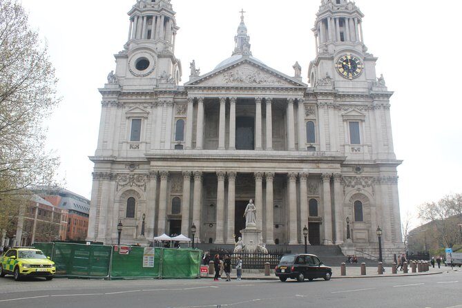 Gatwick Airport to Central London Private Round-Trip - Price and Value for a Private Round Trip (Up to 4 People)