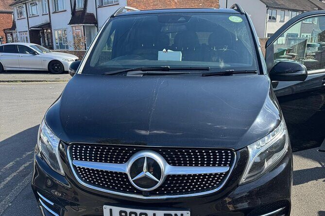 Gatwick Airport to Heathrow Airport Transfers - The service style: punctual drivers and on-the-ground kindness
