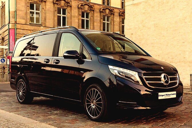 Gatwick to Southampton Private Taxi Transfers - Inside the Car: Comfort, Cleanliness, and Carry-On Reality