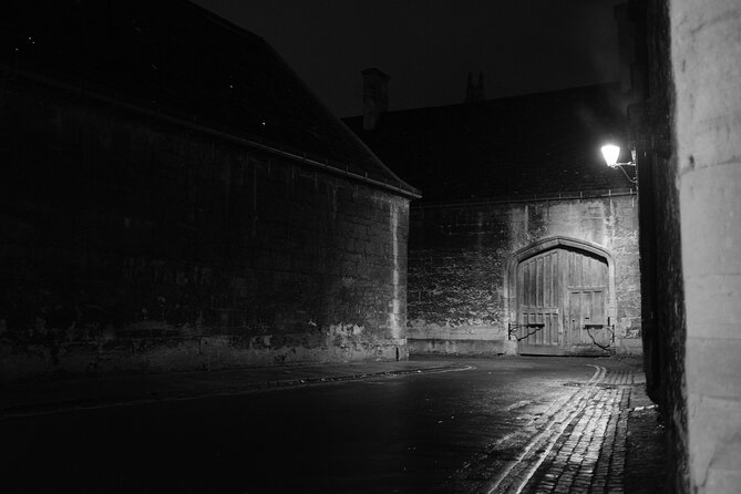 Ghost Tour of Oxford - Meeting on Broad Street: Getting Oriented for Martyrs’ Memorial