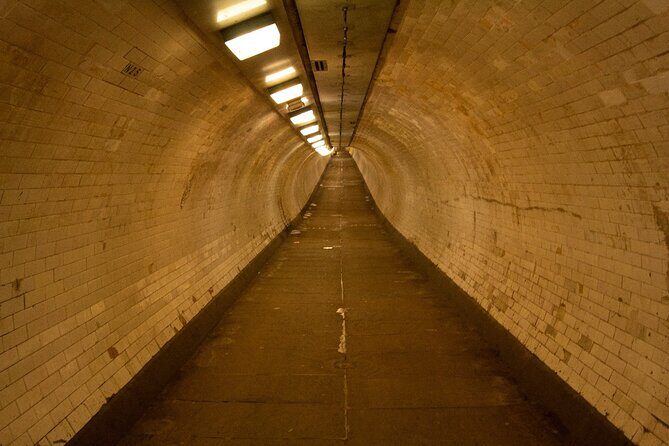 Ghosts of Greenwich: London's Haunted Walking Tour - Trafalgar Tavern: Dickens, Disraeli, and a Ghostly Pianist