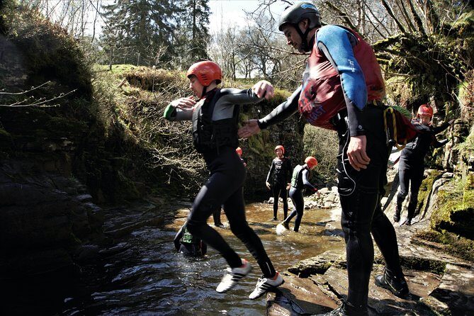 Gorge Walking - Jumps without pressure: how guides keep it fun