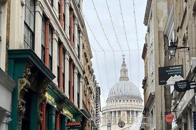 Great Fire of London Guided Walking Tour - The Monument base orientation: how the tour sets the scene