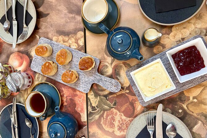 Greenwich Food & Drink Experience W/ Painted Hall & Queen's House - Heaps Sausage Café: The Best Kind of Easy Lunch Snack
