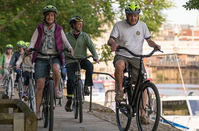 Guided Bike Tour in York - Stop 5: Rowntree Park and Chocolate-Maker York
