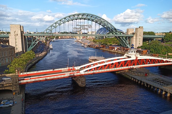 Guided City Walking Tour of Newcastle - Getting there: from Société Café Bar to the Black Gate finish