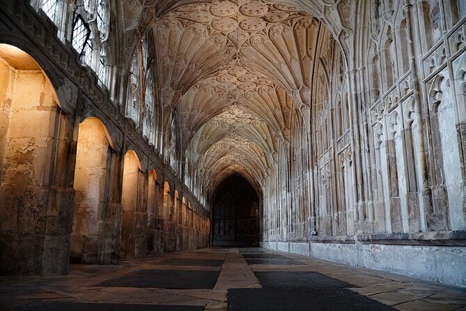 Guided Tour of Harry Potter Film Locations of Lacock & Cotswolds - Lacock Abbey and Village: Where Hogwarts Looks Like a Real Place