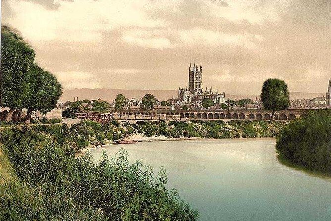 Guided walking tour : Ghosts & Giggles Of Gloucester - Walking On to Gloucester Cathedral: Stories That Change the Way You Look