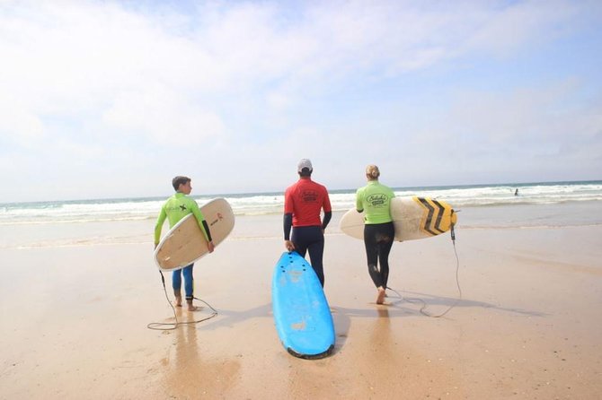 Half-Day (2hr) Surf Experience in Newquay - Beginners & Improvers - Newquay Beach: getting more waves and refining what you learned