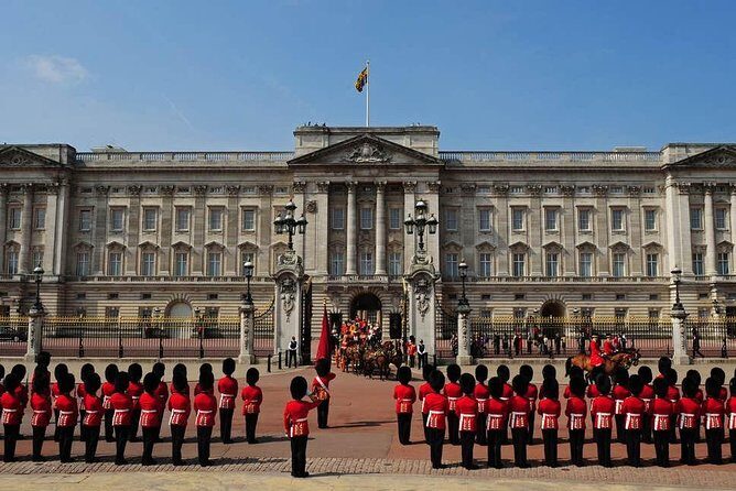 Half day London Private Tour in Executive Luxury Vehicle - Executive pickup and a 4-hour rhythm in London