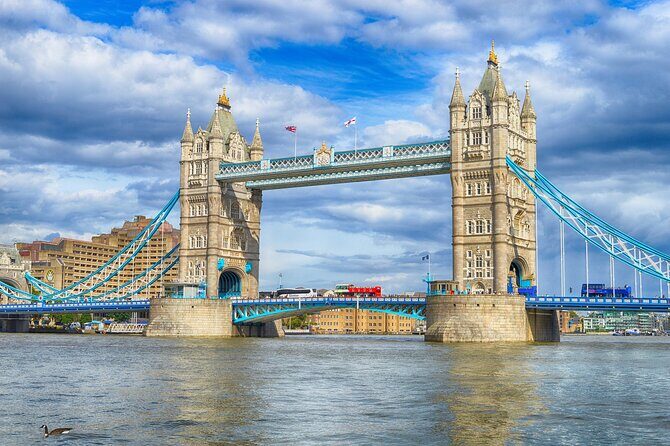 Half-day Private Tour in London - The London sights sweep: Tower of London to Piccadilly Circus in 2 hours