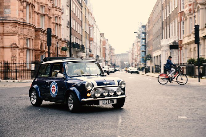 Half Day Tour in a classic Mini Cooper - Leake Street Arches and the Banksy Tunnel: quick, colorful street art time
