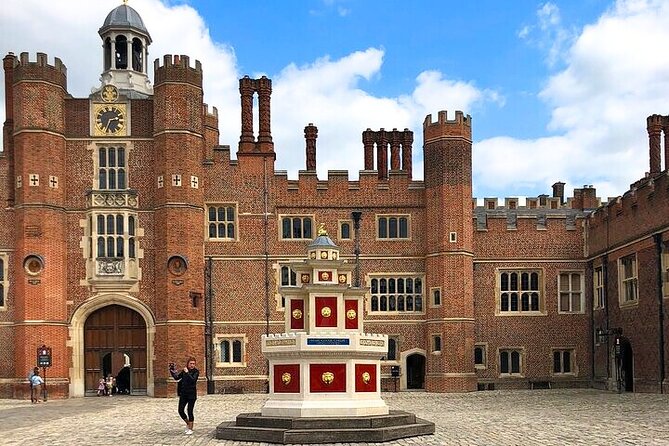 Hampton Court Palace Half Day Trip from London with Tickets - Gardens, Tudor kitchens, and the Great Hall: what to prioritize