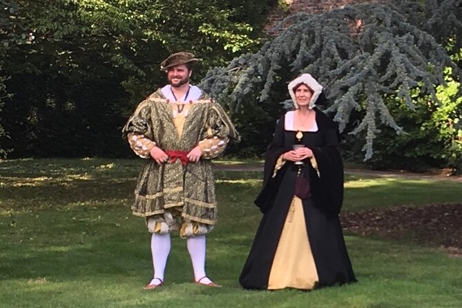Hampton Court Palace Half Day Trip from London with Tickets - Should you book this Hampton Court Palace half-day tour?