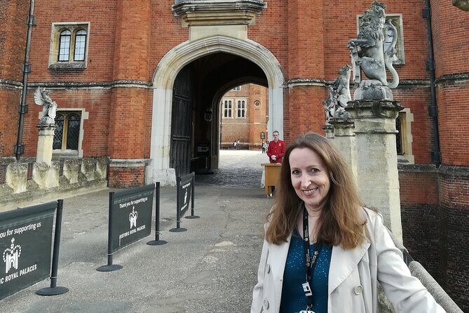 Hampton Court Palace Private Guided Tour - Why this private Hampton Court tour feels different