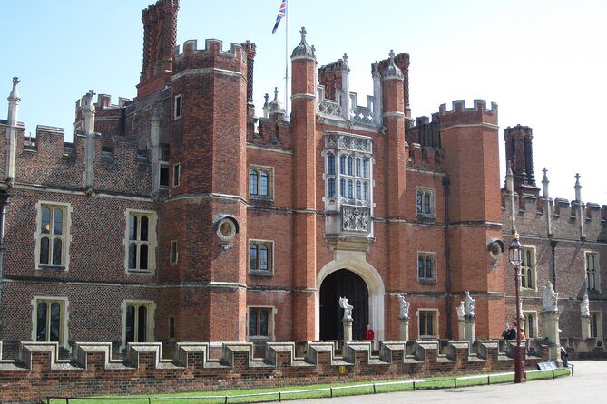 Hampton Court Palace Private Tour - discovering the excesses of Henry VIII - Key things I’d circle before you book